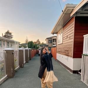 Meet your Posher, Fazilat